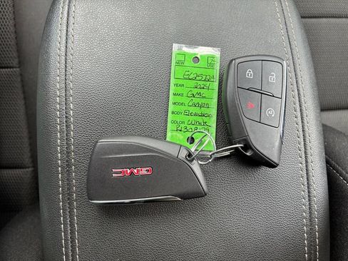 Used 2024 GMC Canyon Elevation w/ Convenience Package AWD/4WD image 59