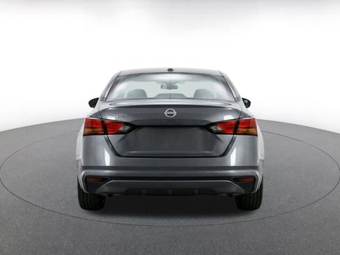 Used 2025 Nissan Altima 2.5 SV FWD image 8
