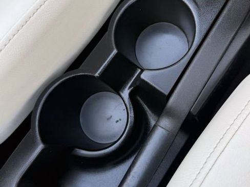 Used 2010 Volkswagen Beetle Final Edition image 24