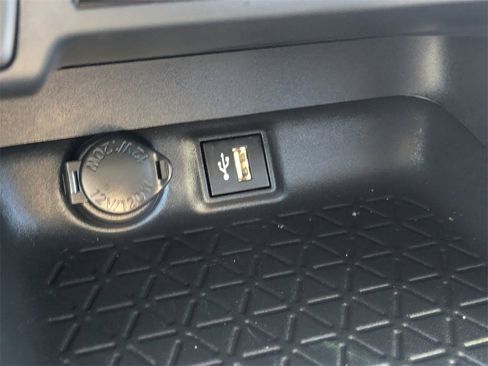 Used 2024 Toyota RAV4 LE image 22