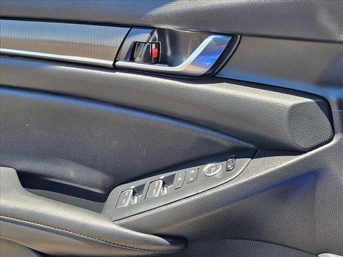 Used 2020 Honda Accord Sport image 11