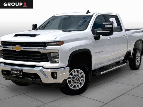 Used 2025 Chevrolet Silverado 2500 LT w/ Safety Package AWD/4WD image 1