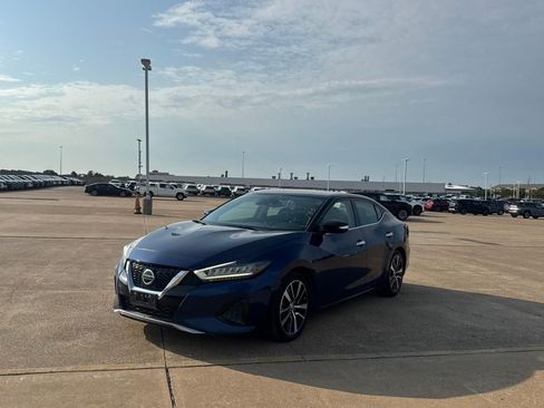 Used 2021 Nissan Maxima 3.5 SV w/ Floor Mat Group FWD image 9