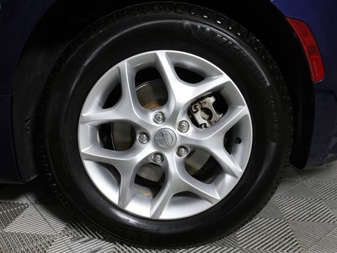 Used 2019 Chrysler Pacifica Touring-L Plus FWD image 43
