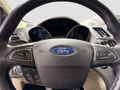 Used 2019 Ford Escape SEL image 13