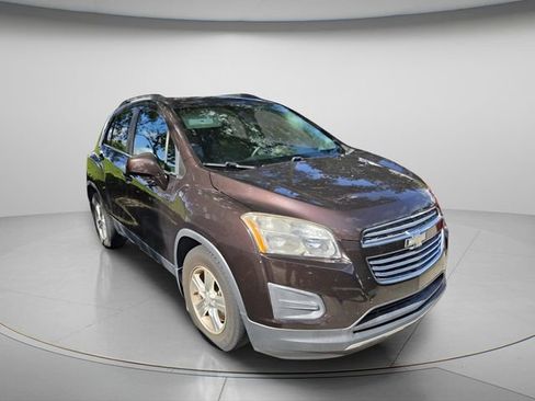 Used 2016 Chevrolet Trax LT w/ LT Convenience Package FWD image 4