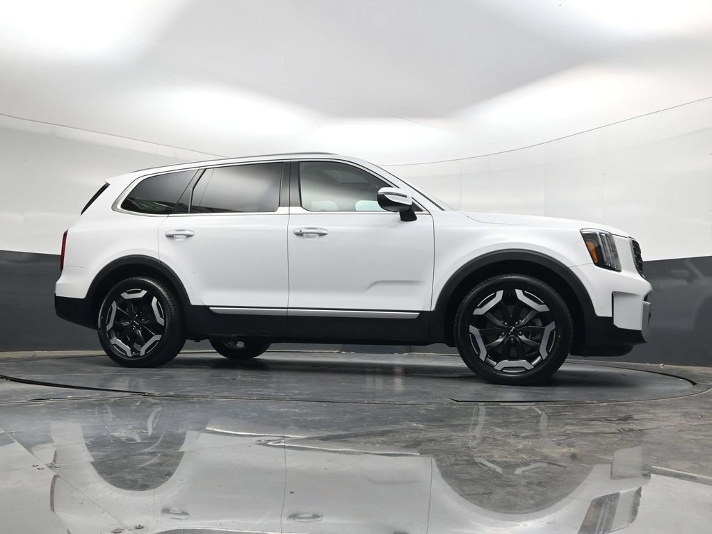 Used 2025 Kia Telluride S AWD/4WD image 36