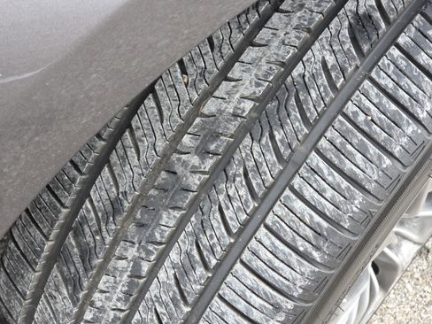 Used 2016 Toyota Avalon Limited image 11