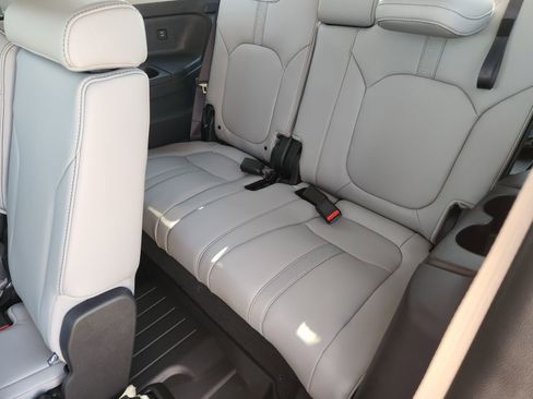 New 2025 Honda Pilot Touring image 28