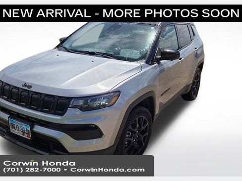 Used 2022 Jeep Compass Latitude w/ Convenience Group AWD/4WD image 1