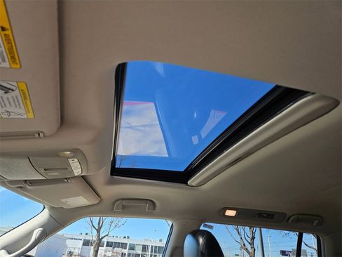 Used 2024 Nissan Armada SL image 23