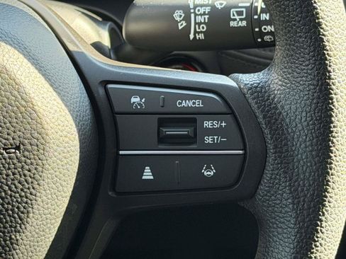 Certified 2025 Honda HR-V LX image 17
