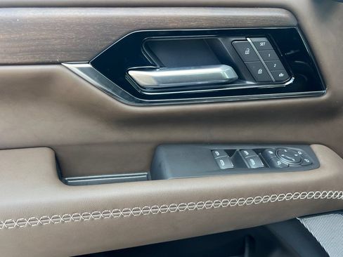 New 2026 GMC Yukon Denali Ultimate AWD/4WD image 8