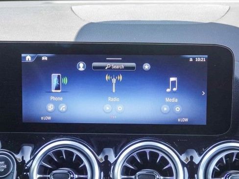 Used 2025 Mercedes-Benz GLA 250 image 14