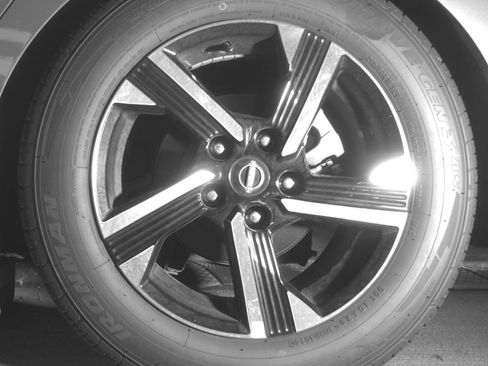 Used 2025 Nissan Sentra SV FWD image 14