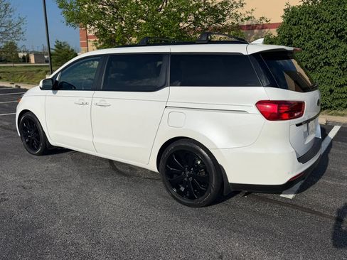 Used 2021 Kia Sedona EX image 3