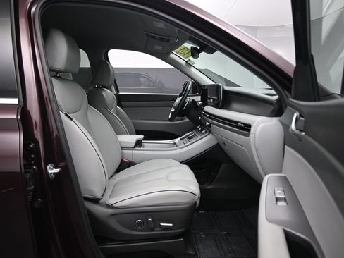 Used 2024 Hyundai Palisade SEL FWD image 29