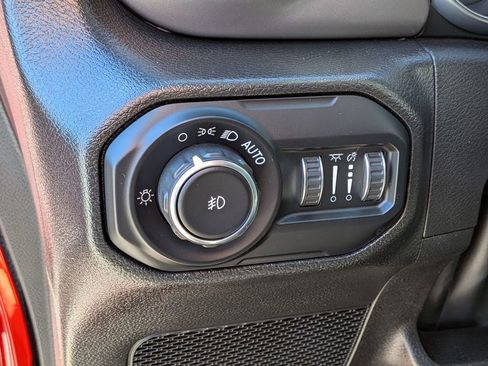 Used 2022 Jeep Wrangler Unlimited Willys image 15