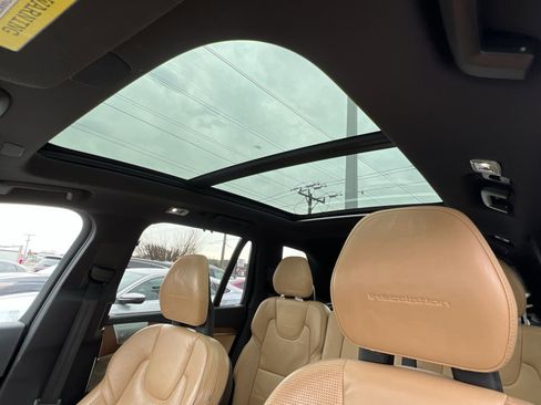 Used 2017 Volvo XC90 T6 Inscription w/ Vision Package image 21