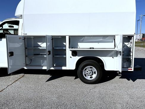 New 2025 Chevrolet Express 3500 w/ Power Convenience Package image 14