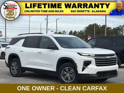 Used 2025 Chevrolet Traverse LT