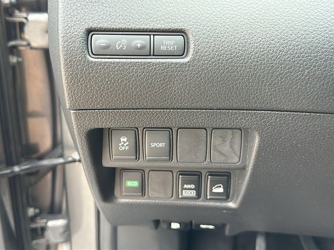 Used 2016 Nissan Rogue S AWD/4WD image 14