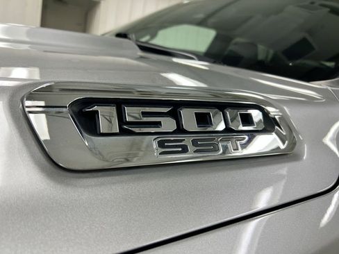 Used 2025 RAM 1500 Laramie AWD/4WD image 26