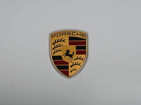 Certified 2026 Porsche Macan AWD/4WD image 31