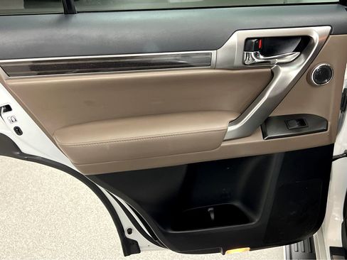 Used 2023 Lexus GX 460 Premium w/ Premium Plus Package AWD/4WD image 18