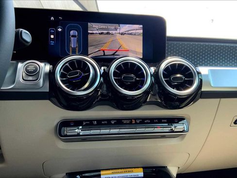 New 2025 Mercedes-Benz GLB 250 GLB 250 image 12