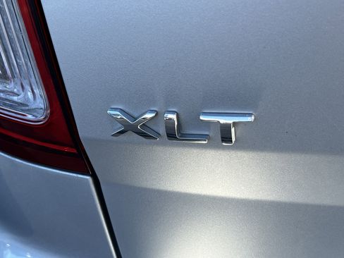 Used 2015 Ford Explorer XLT w/ Equipment Group 202A image 9