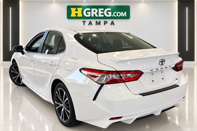 Used 2020 Toyota Camry SE FWD image 2