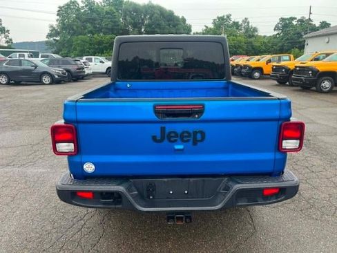 Used 2022 Jeep Gladiator Sport AWD/4WD image 4