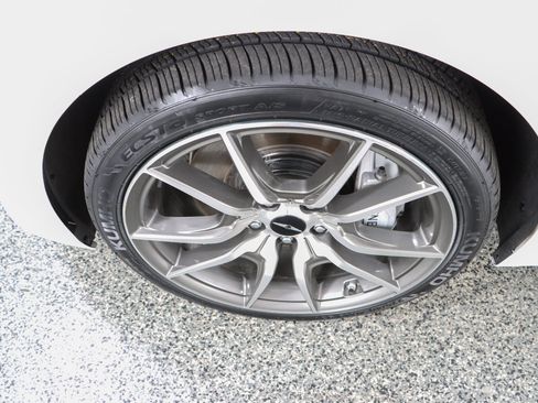 Used 2025 Genesis G70 2.5T AWD/4WD image 11