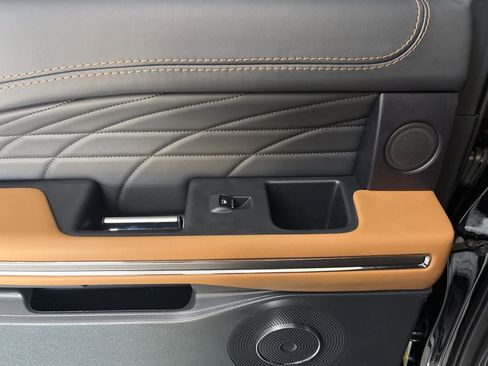 Used 2023 Ford Expedition Max Platinum image 57