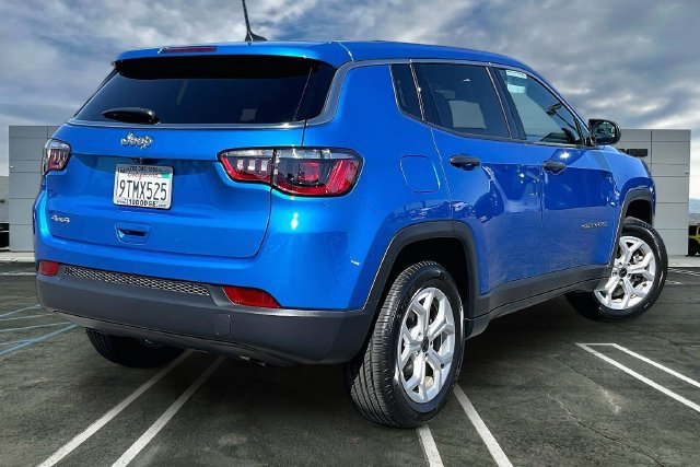 Used 2025 Jeep Compass Sport AWD/4WD image 13