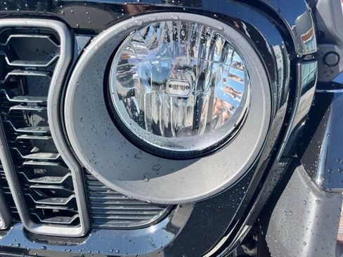 New 2025 Jeep Gladiator Sport image 8