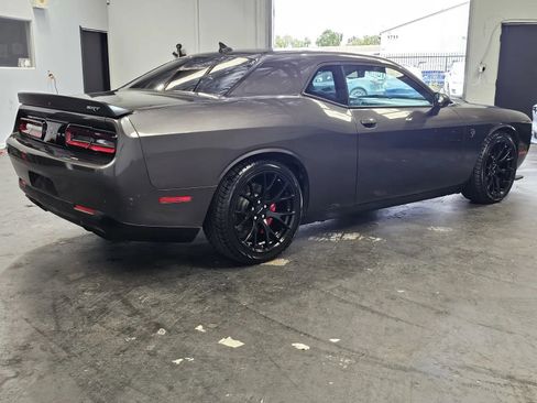 Used 2016 Dodge Challenger SRT Hellcat RWD image 4