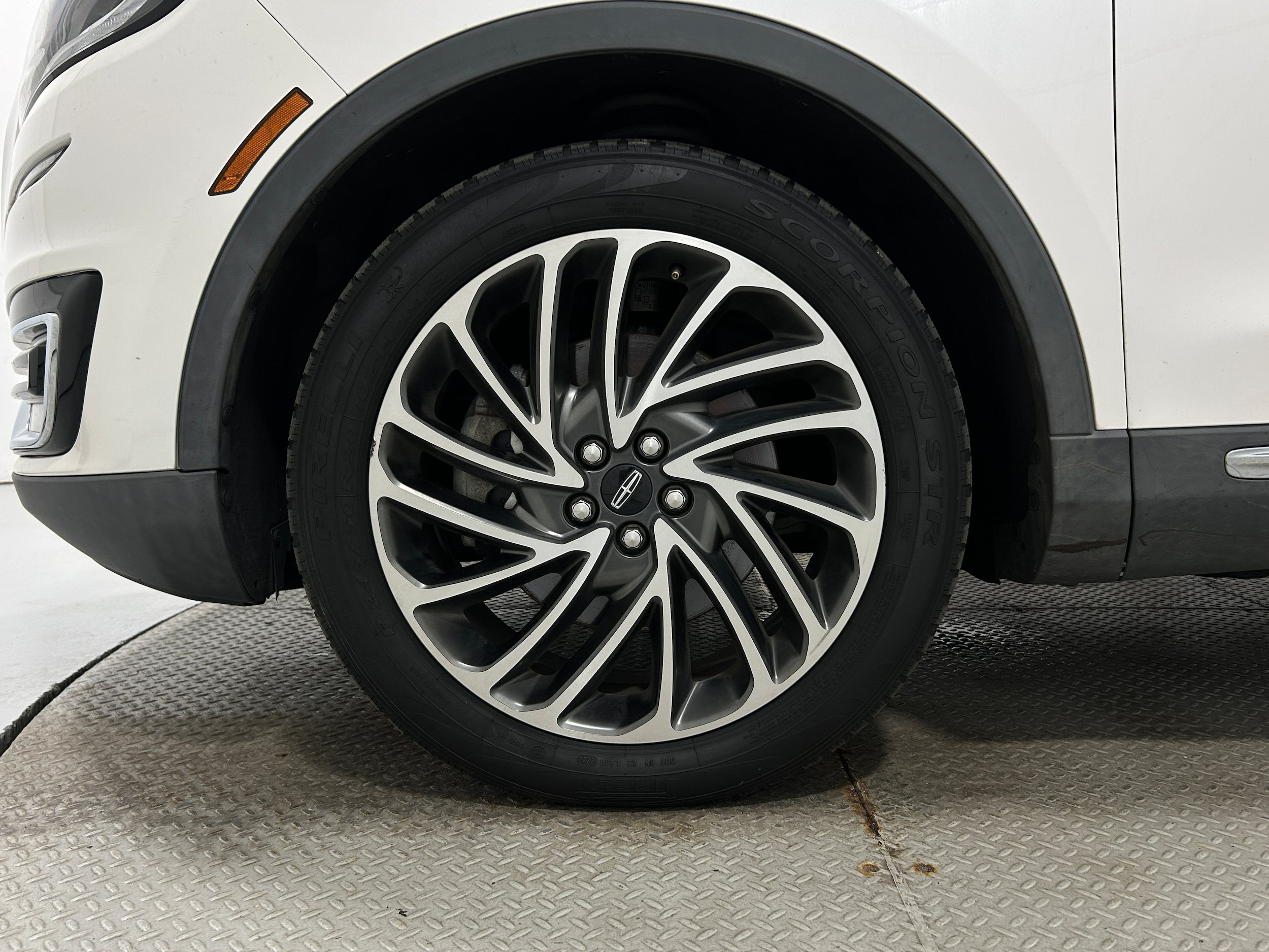 Used 2019 Lincoln Nautilus Reserve AWD/4WD image 40