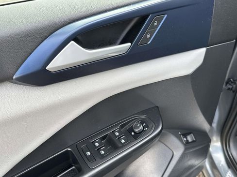 Used 2022 Volkswagen Taos SE image 19