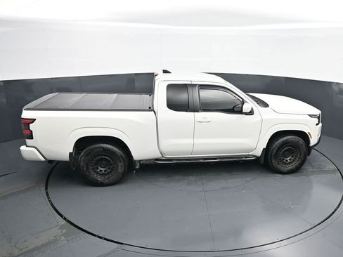 Used 2024 Nissan Frontier SV RWD image 19