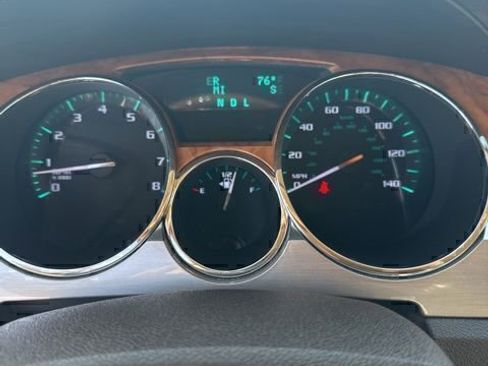Used 2011 Buick Enclave CXL FWD image 7