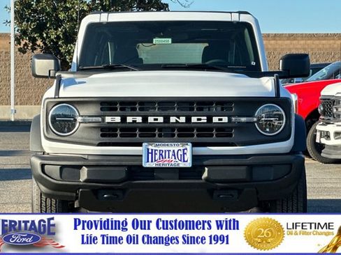 New 2025 Ford Bronco 4-Door image 9