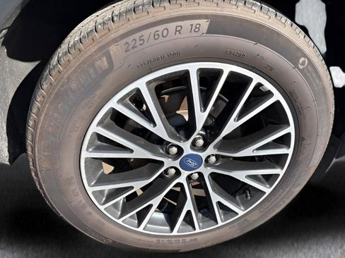 Used 2021 Ford Escape Titanium w/ Titanium Premium Package image 8