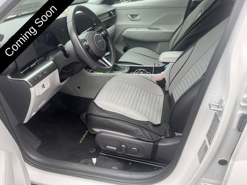 Used 2025 Hyundai Kona SEL AWD/4WD image 9