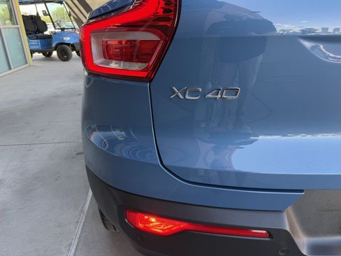 Used 2023 Volvo XC40 B4 Plus w/ Protection Package Premier FWD image 14