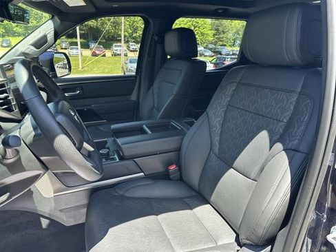 Used 2025 Toyota Tundra Limited AWD/4WD image 15