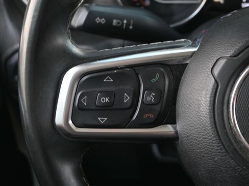 Used 2019 Jeep Wrangler Unlimited Sahara w/ Safety Group AWD/4WD image 18