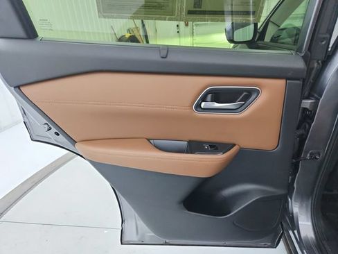 Used 2026 Nissan Rogue Platinum w/ Platinum Premium Package AWD/4WD image 37