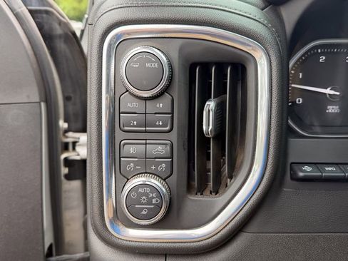 Used 2023 GMC Sierra 3500 Denali w/ Technology Package image 10